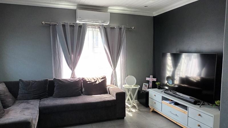 2 Bedroom Property for Sale in Groenheuwel Western Cape